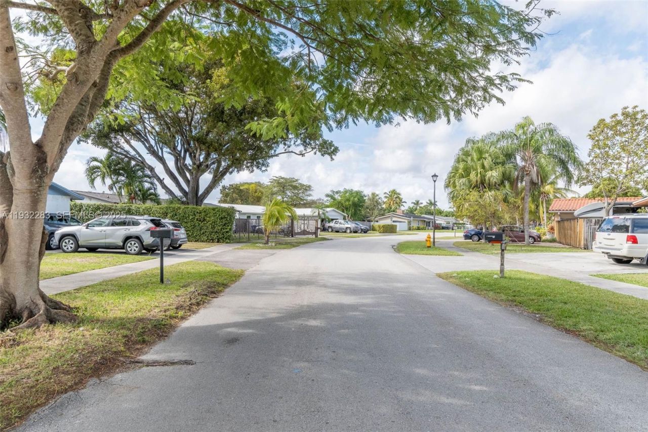 13010 SW 80th St, Miami, FL 33183 Photo