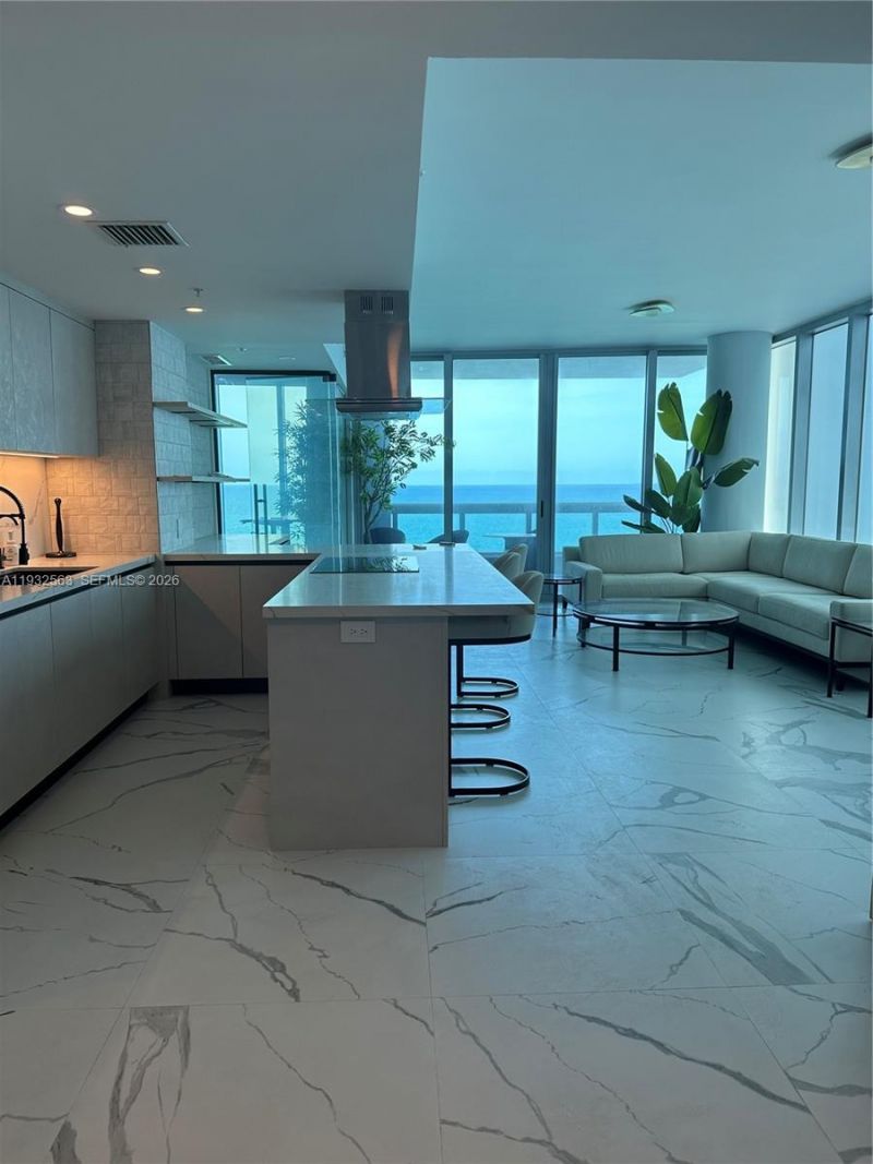 6899 Collins Ave, Unit 1008, Miami Beach, FL 33141 Photo