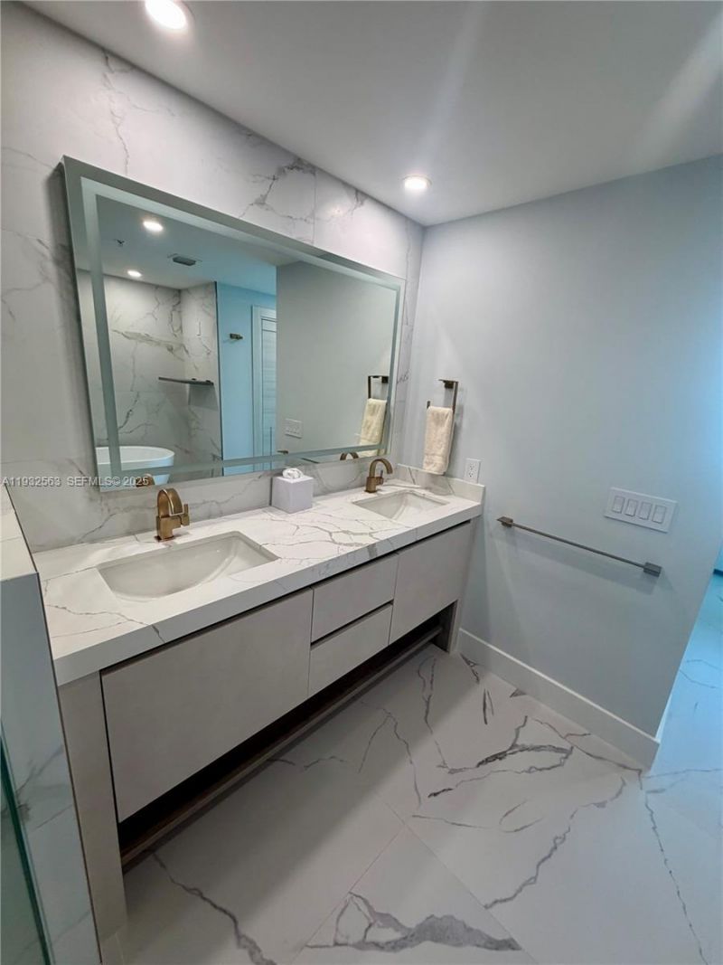 6899 Collins Ave , Unit 1008, Miami Beach, FL 33141 Photo