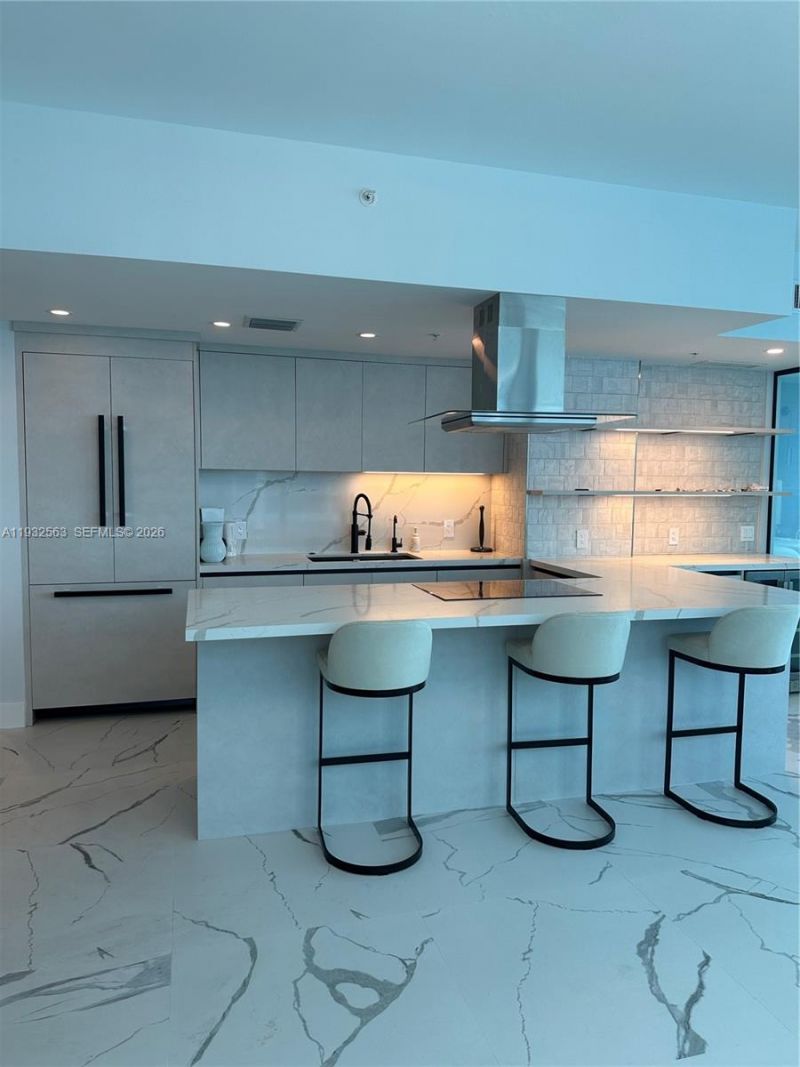 6899 Collins Ave, Unit 1008, Miami Beach, FL 33141 Photo