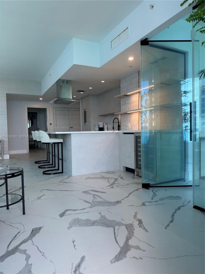 6899 Collins Ave, Unit 1008, Miami Beach, FL 33141 Photo