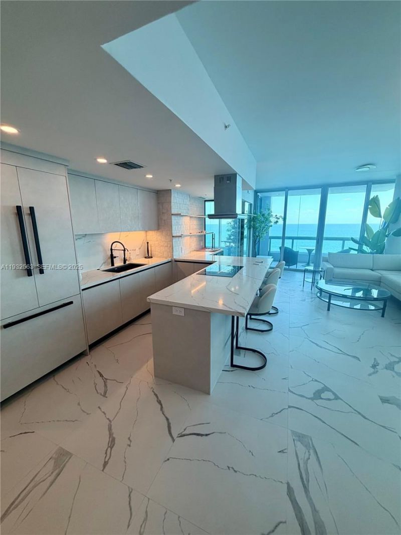 6899 Collins Ave , Unit 1008, Miami Beach, FL 33141 Photo