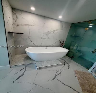 6899 Collins Ave, Unit 1008, Miami Beach, FL 33141 Photo