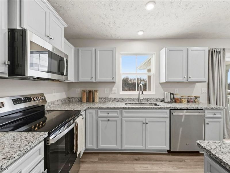 994 Bookman Avenue, Lakemore, OH 44312 Photo 11