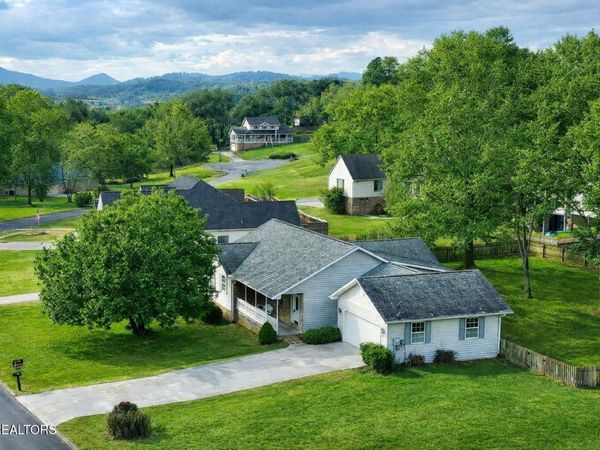 913 Columbine Lea, Sevierville, TN 37862