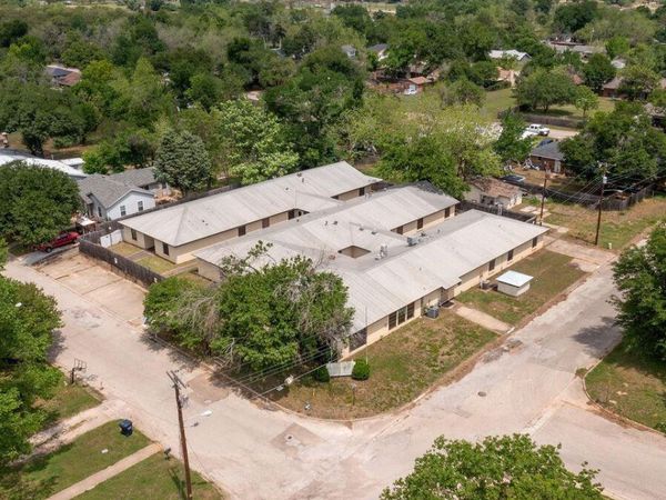 700 Dyer ST, Rockdale, TX 76567
