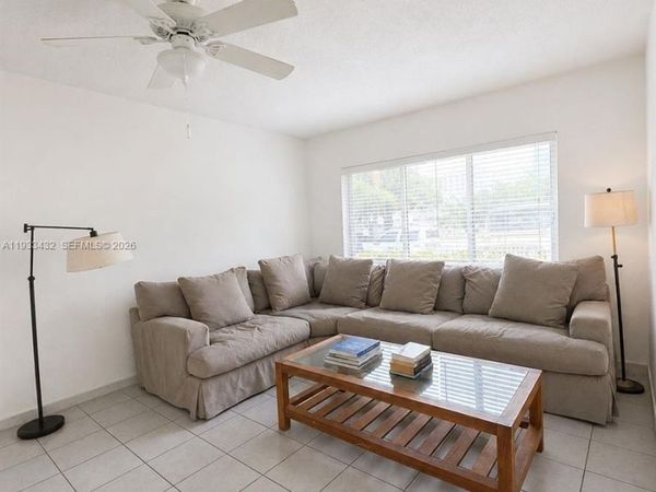 1001 SE 16th St, Unit 1, Fort Lauderdale, FL 33316