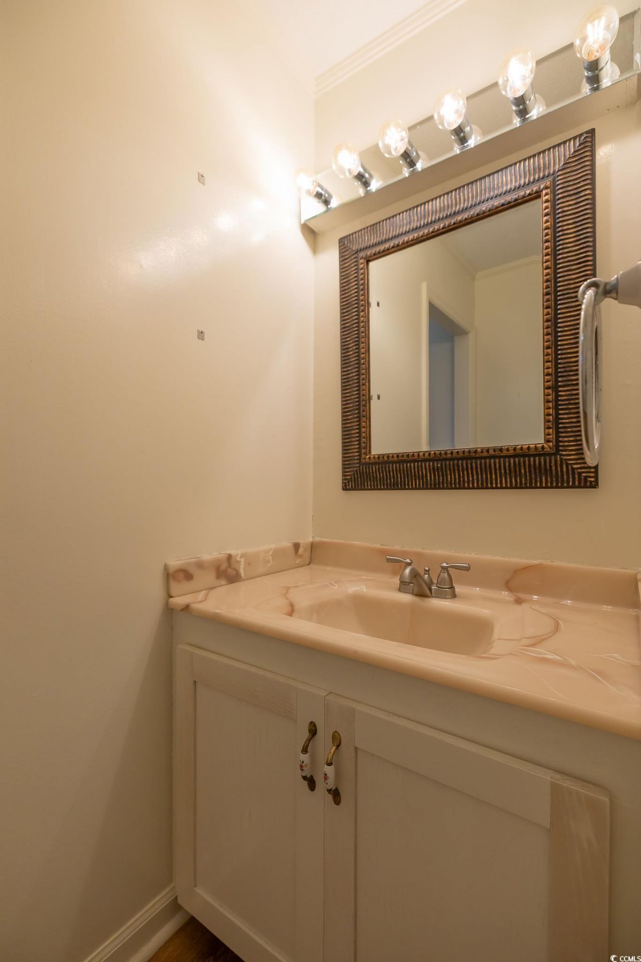 330 Hagley Dr. Photo 15