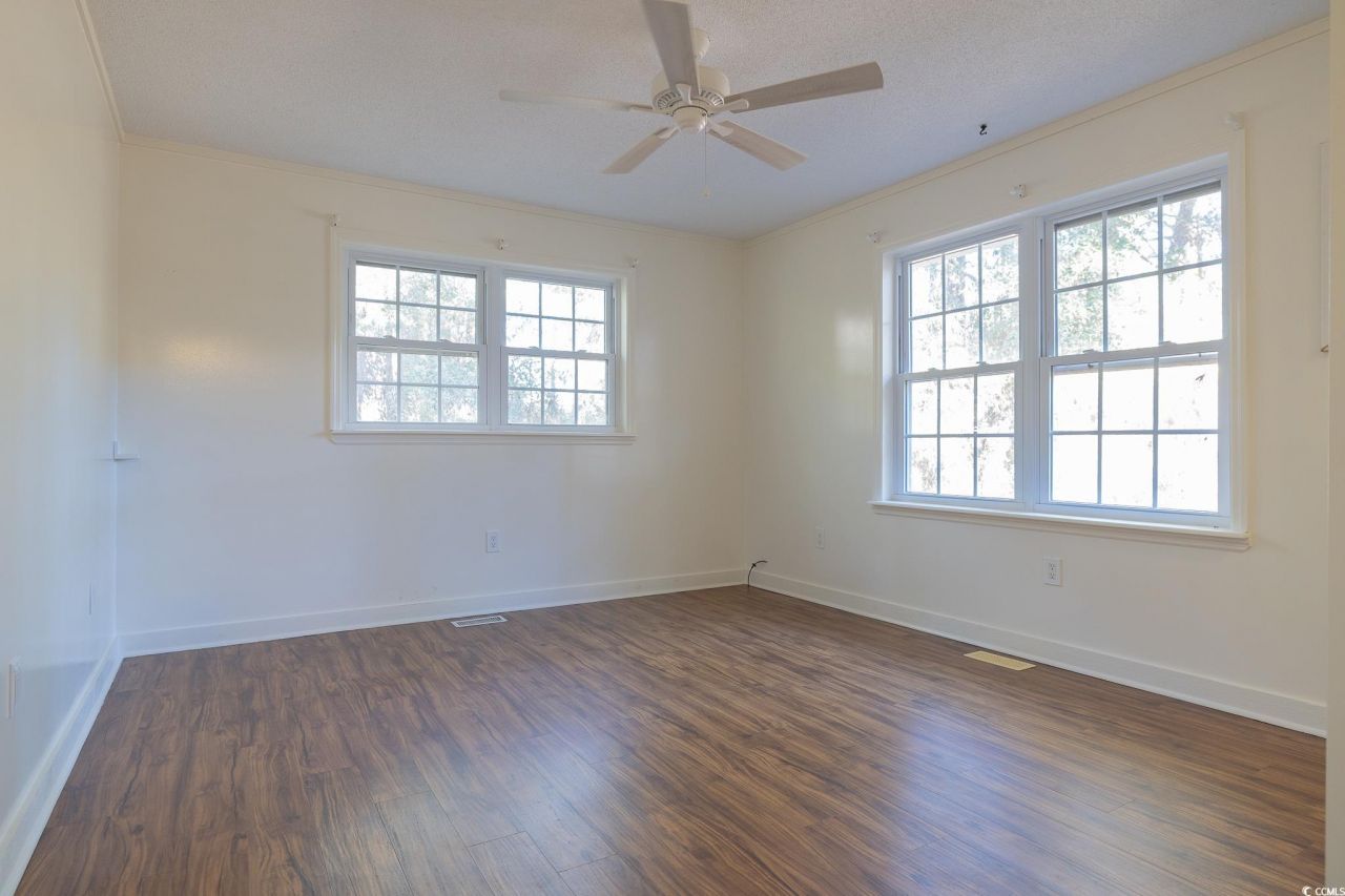 330 Hagley Dr. Photo 16