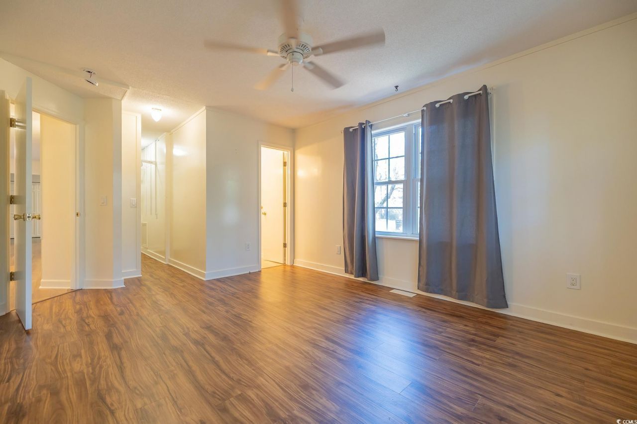 330 Hagley Dr. Photo 18