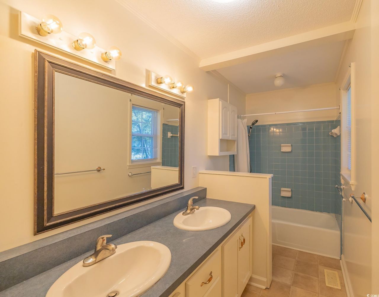 330 Hagley Dr. Photo 19