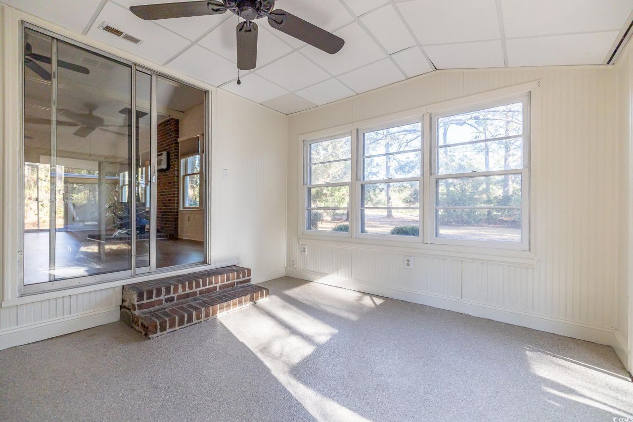 330 Hagley Dr. Photo 8