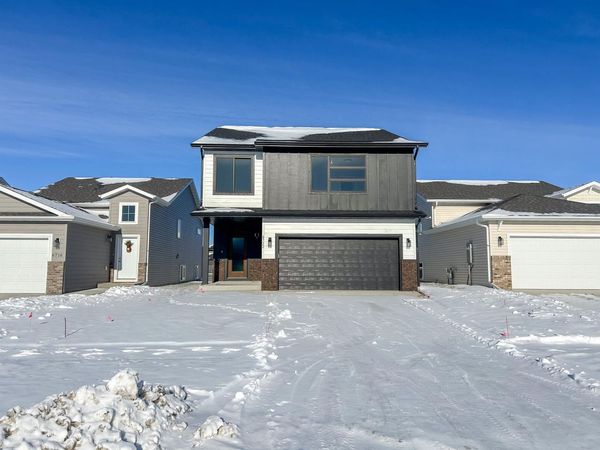 6722 Meadow View Drive S, Fargo, ND 58104