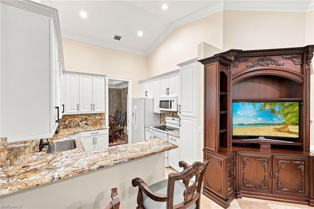 1345 Mariposa Cir, Unit 5204, Naples, FL 34105 Photo