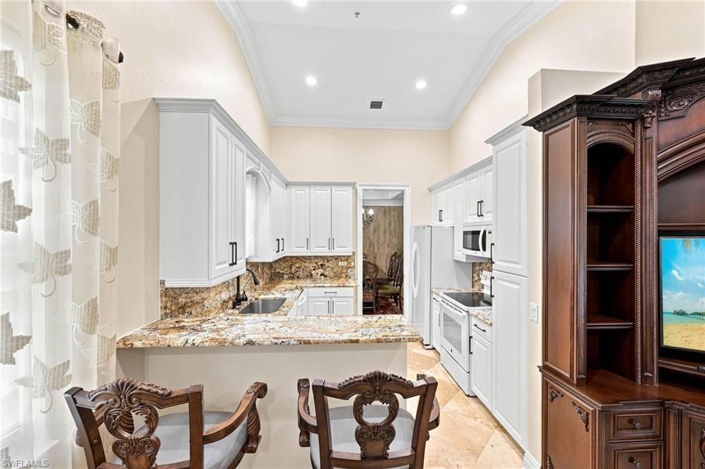 1345 Mariposa Cir, Unit 5204, Naples, FL 34105 Photo