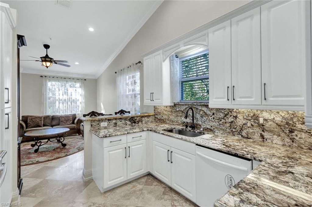 1345 Mariposa Cir, Unit 5204, Naples, FL 34105 Photo