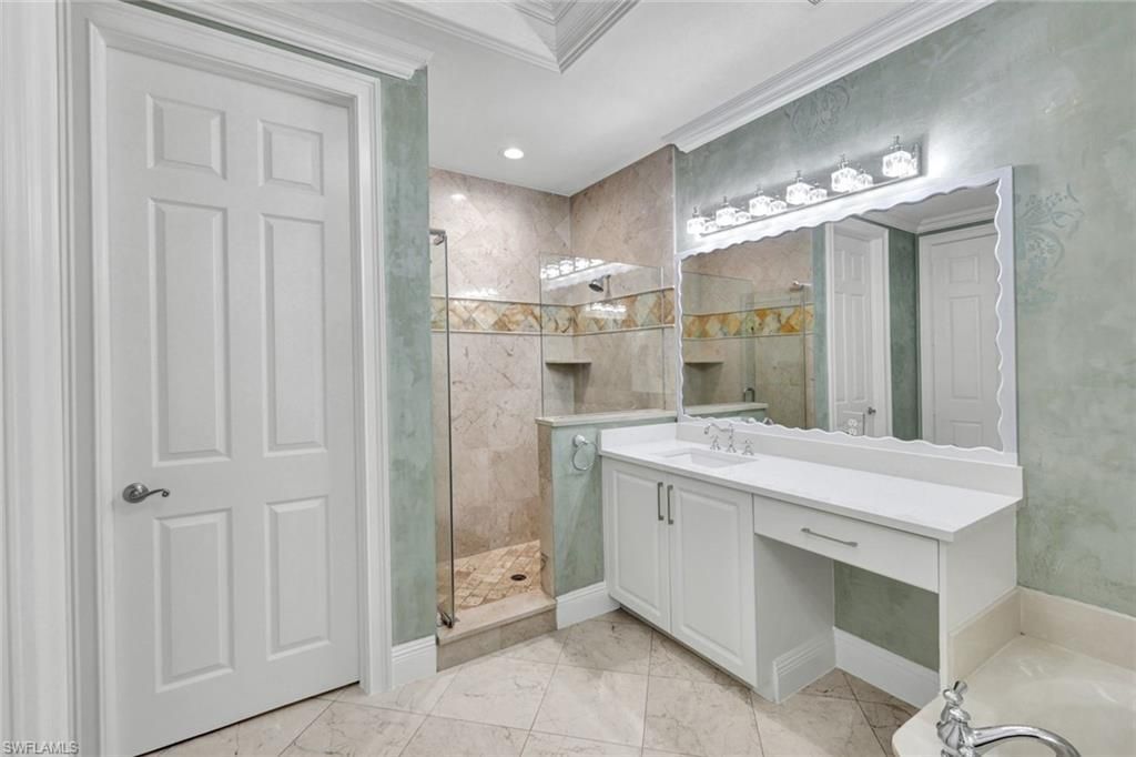 1345 Mariposa Cir, Unit 5204, Naples, FL 34105 Photo