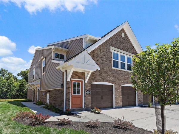 5890 Parkview Lane, Unit 300, Miami Twp, OH 45150