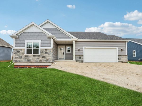 527 Fundamental Way, Cottage Grove, WI 53527