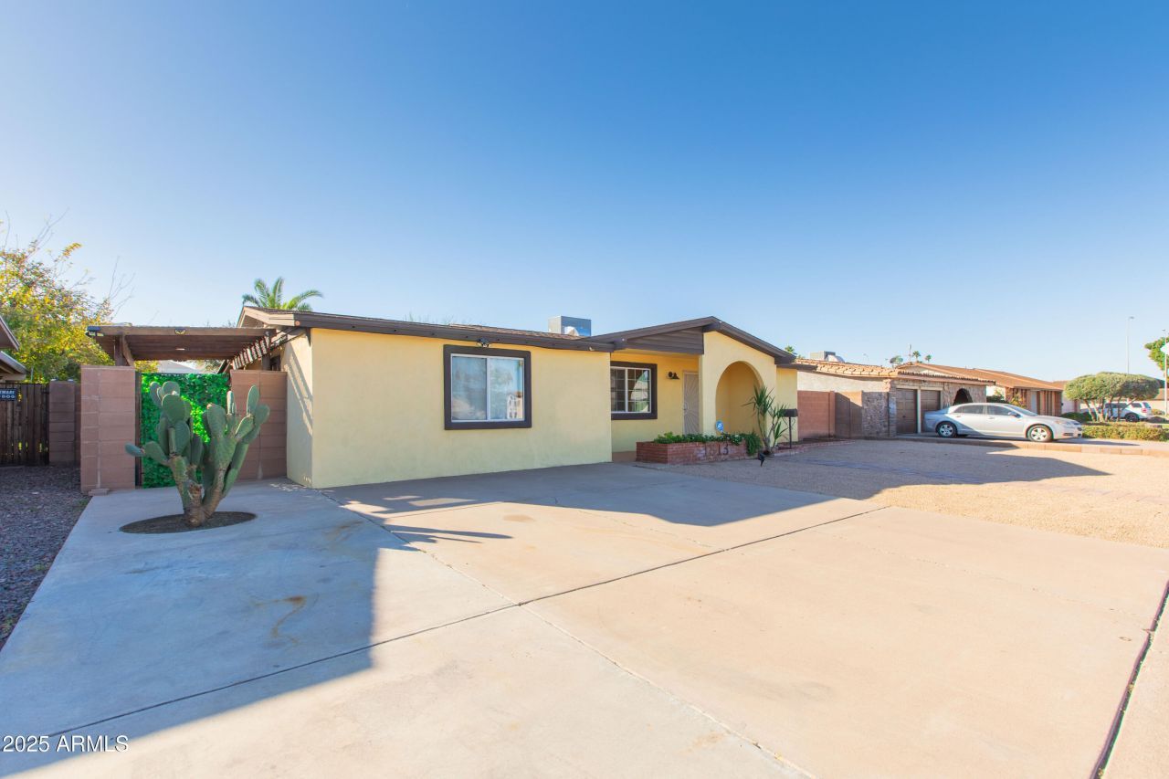 1813 E Ellis Drive, Tempe, AZ 85282 Main Photo