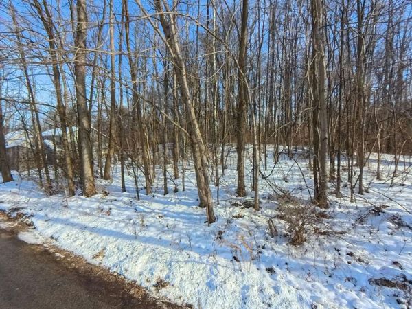 2620 Emerson Forest Parkway, South Bend, IN 46614