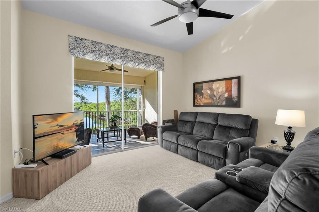 290 Newport Dr, Unit 107, Naples, FL 34114 Photo