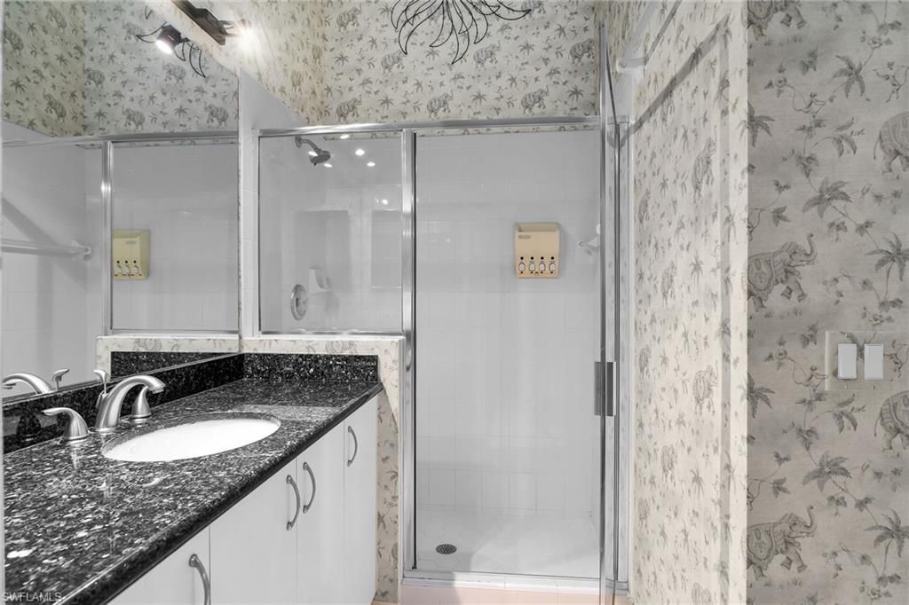 290 Newport Dr, Unit 107, Naples, FL 34114 Photo