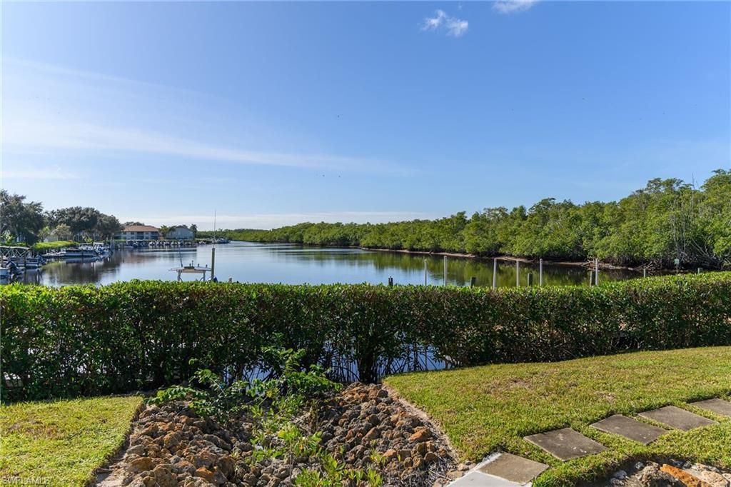290 Newport Dr, Unit 107, Naples, FL 34114 Photo