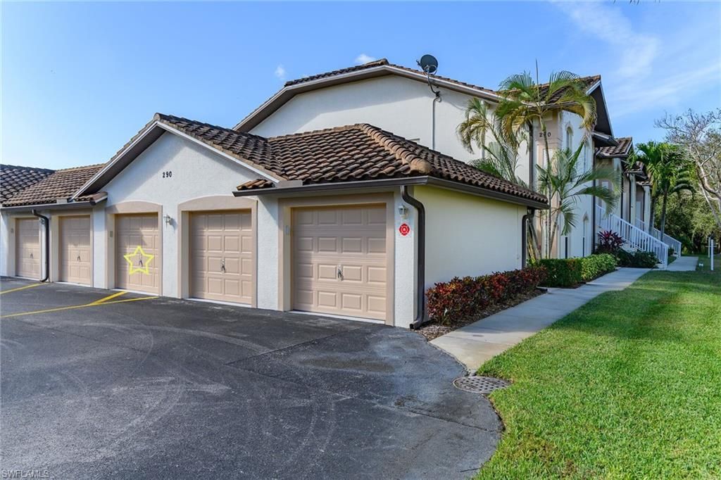 290 Newport Dr, Unit 107, Naples, FL 34114 Photo