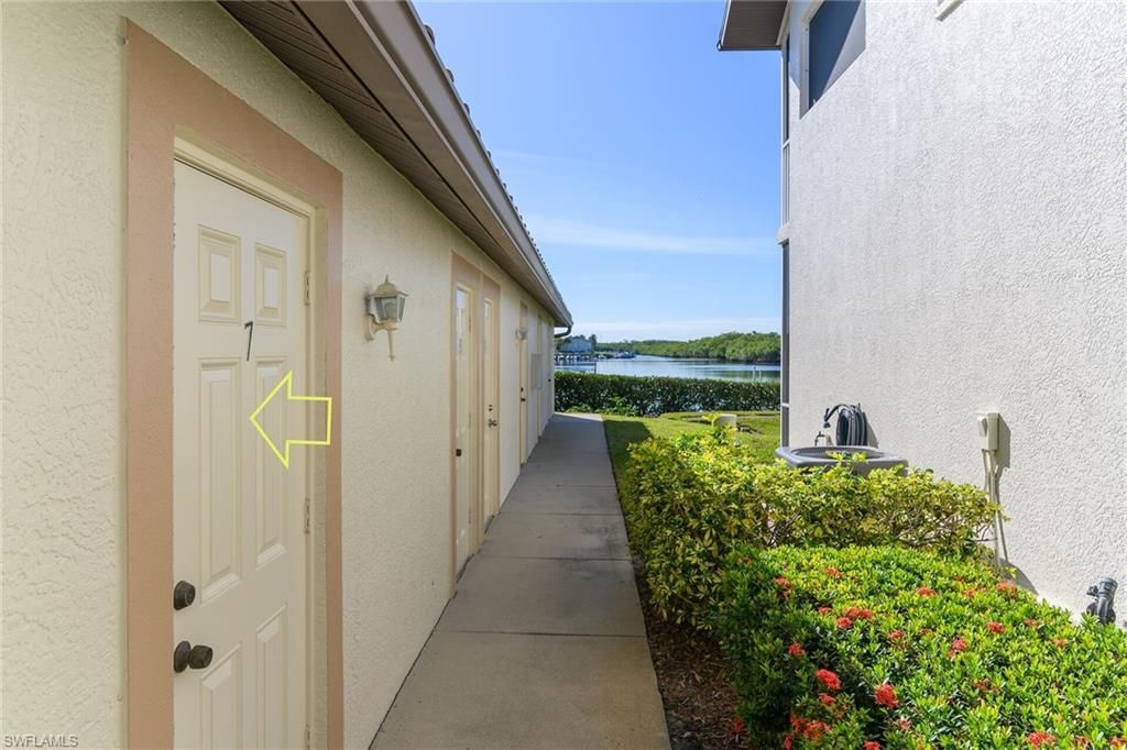 290 Newport Dr, Unit 107, Naples, FL 34114 Photo