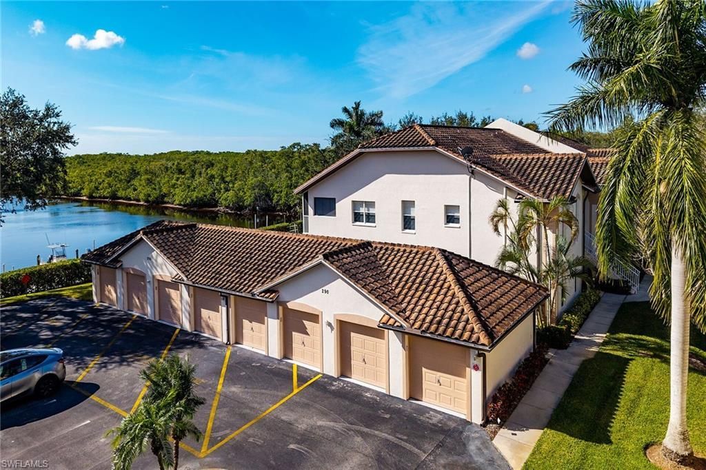 290 Newport Dr, Unit 107, Naples, FL 34114 Photo