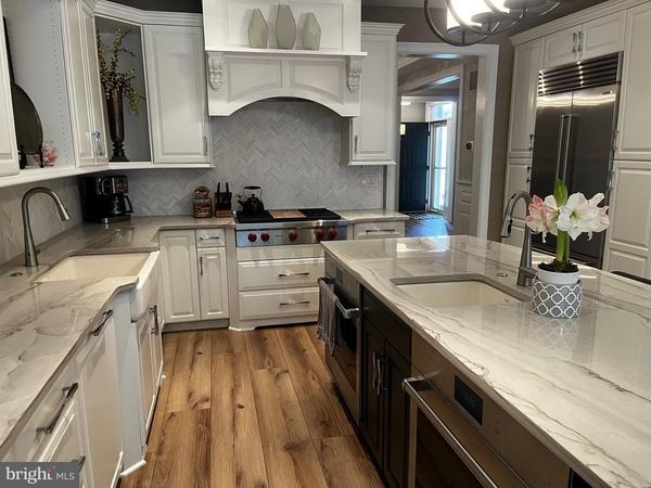 580 FARMDALE CIRCLE, BLUE BELL, PA 19422