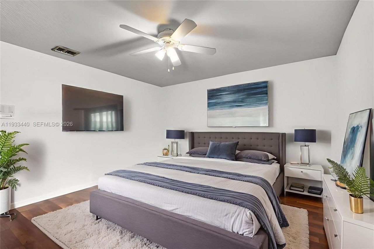 1046 Satinleaf St, Hollywood, FL 33019 Photo