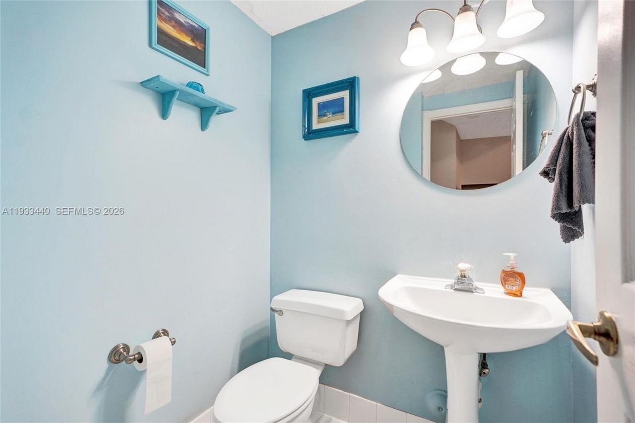 1046 Satinleaf St, Hollywood, FL 33019 Photo