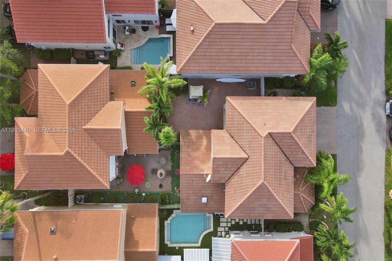 1046 Satinleaf St, Hollywood, FL 33019 Photo