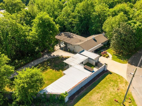 565 Hillcrest Circle, Etowah, TN 37331