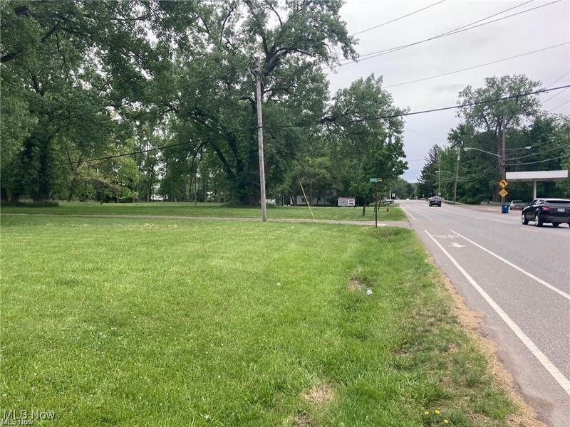 35783 Lake Shore Boulevard, Eastlake, OH 44095 Photo 4