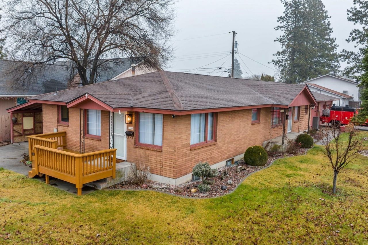 5904 N Addison St, Spokane, WA 99208 Main Photo