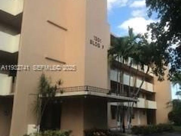 1301 NE 191st St , Unit F306, Miami, FL 33179
