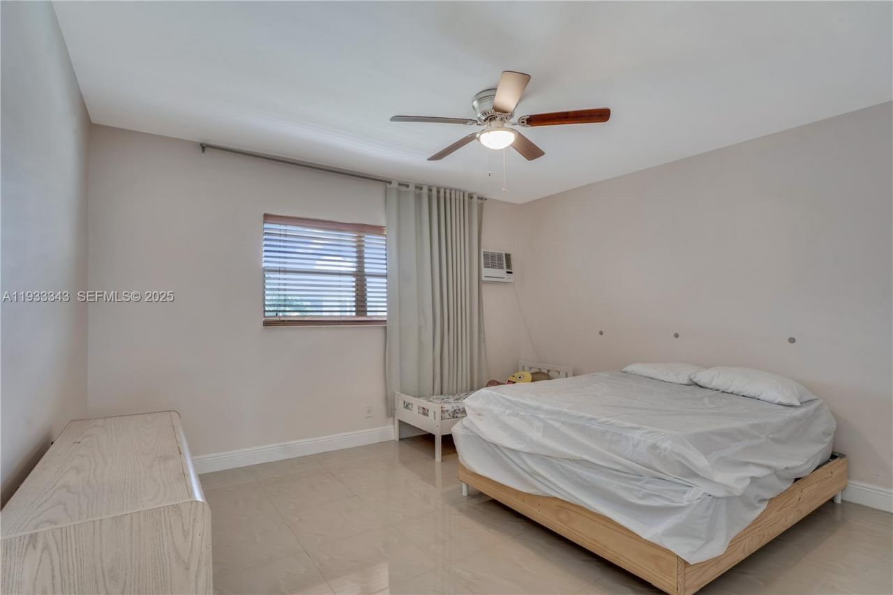 7401 Pines Blvd, Unit 221, Pembroke Pines, FL 33024 Photo