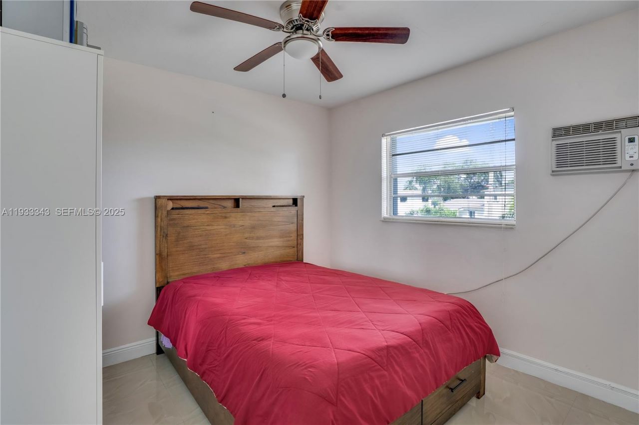 7401 Pines Blvd, Unit 221, Pembroke Pines, FL 33024 Photo