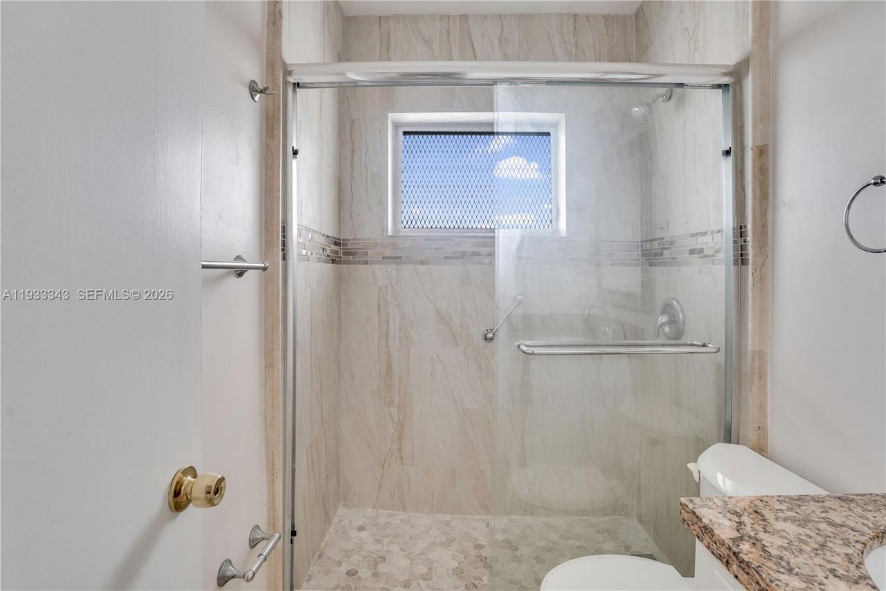 7401 Pines Blvd, Unit 221, Pembroke Pines, FL 33024 Photo