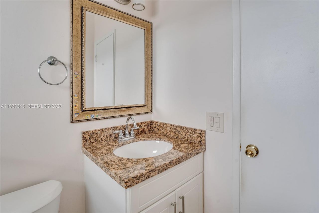 7401 Pines Blvd, Unit 221, Pembroke Pines, FL 33024 Photo