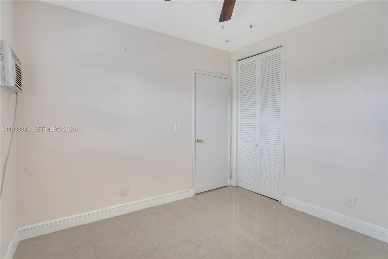 7401 Pines Blvd, Unit 221, Pembroke Pines, FL 33024 Photo