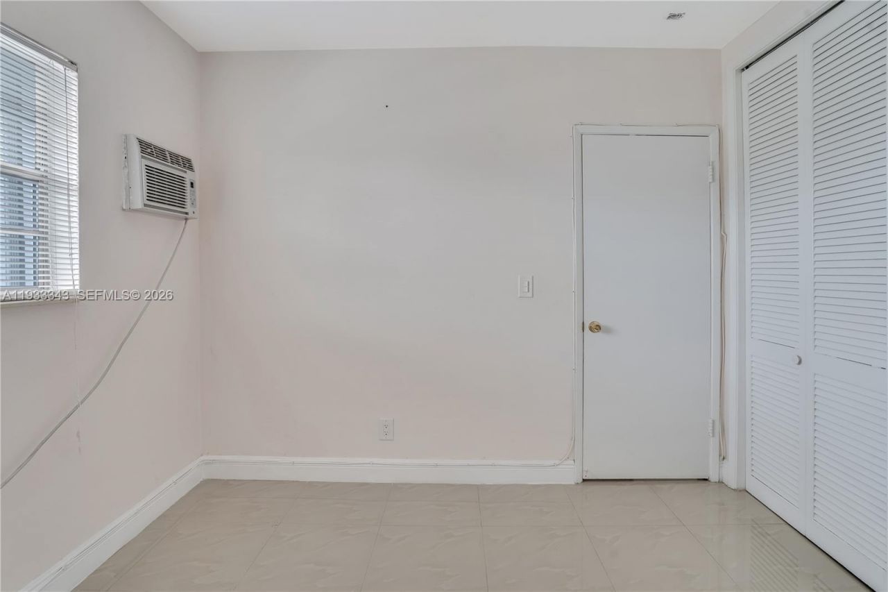 7401 Pines Blvd, Unit 221, Pembroke Pines, FL 33024 Photo