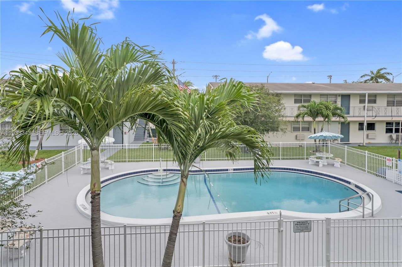 7401 Pines Blvd, Unit 221, Pembroke Pines, FL 33024 Photo