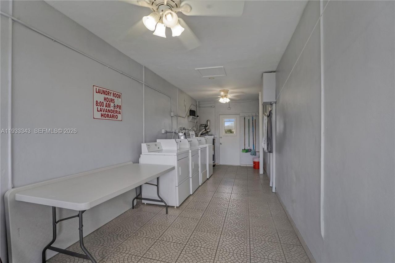 7401 Pines Blvd, Unit 221, Pembroke Pines, FL 33024 Photo