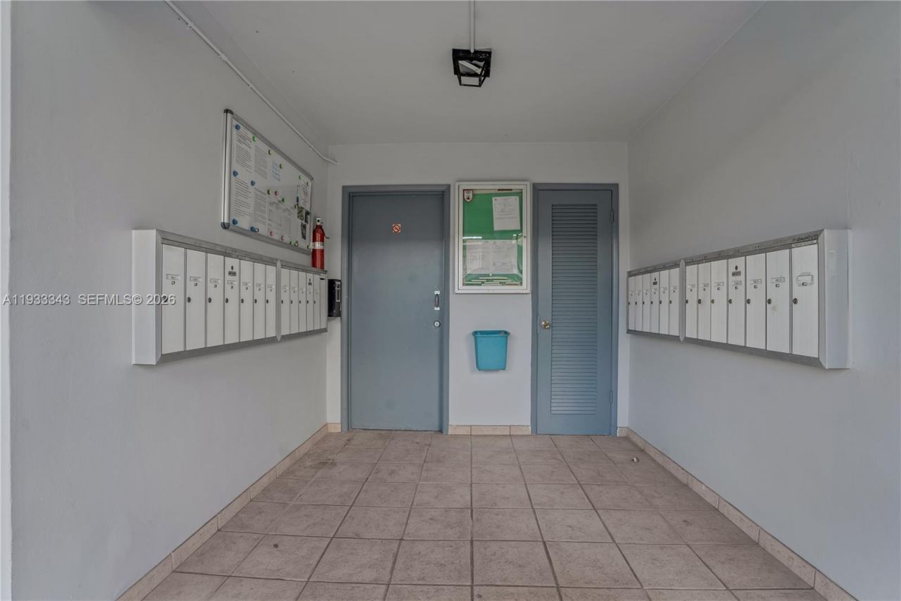 7401 Pines Blvd, Unit 221, Pembroke Pines, FL 33024 Photo