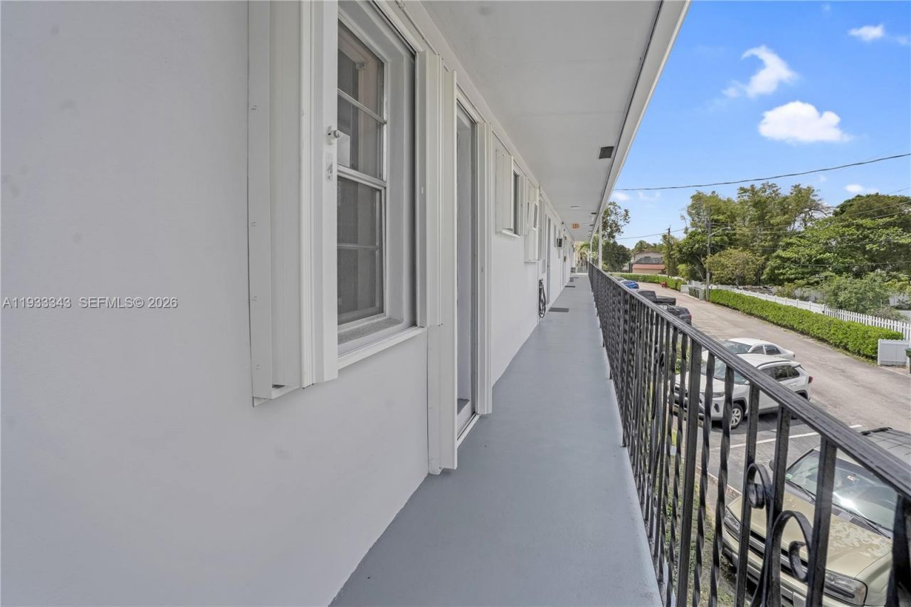 7401 Pines Blvd, Unit 221, Pembroke Pines, FL 33024 Photo