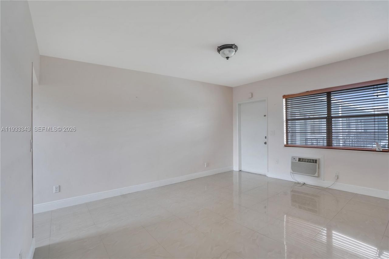 7401 Pines Blvd, Unit 221, Pembroke Pines, FL 33024 Photo